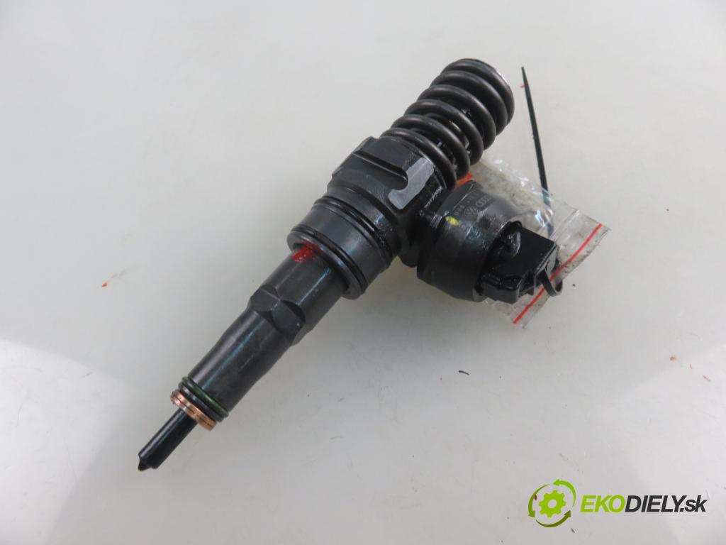 VW GOLF V (1K1) HB 2004 77,00 1.9 TDI PD 105 - BKC 1896,00 Vstrekovač 038130073AG ; 0414720215 (Vstrekovače)
