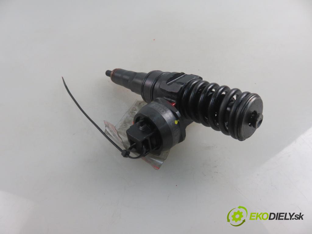 VW GOLF V (1K1) HB 2004 77,00 1.9 TDI PD 105 - BKC 1896,00 Vstrekovač 038130073AG ; 0414720215 (Vstrekovače)