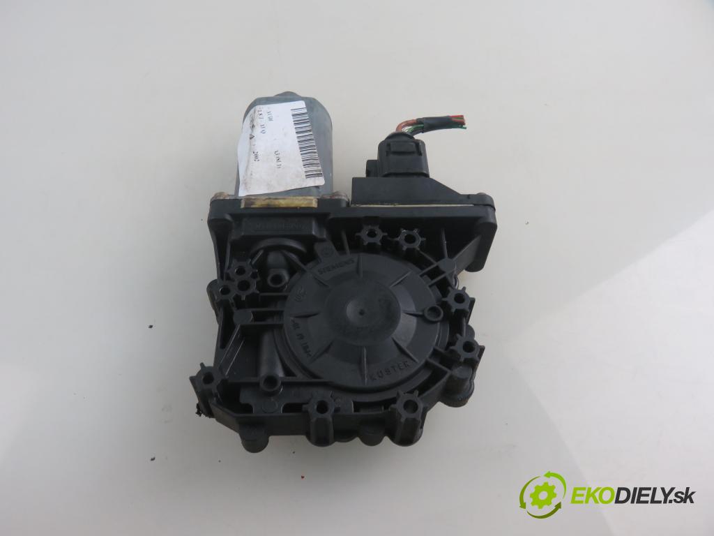 AUDI A3 (8L1) HB 2002 132,00 1.8 T 180 - AUQ 1781,00 motorek sťahovaní oken LP 8L4959801C