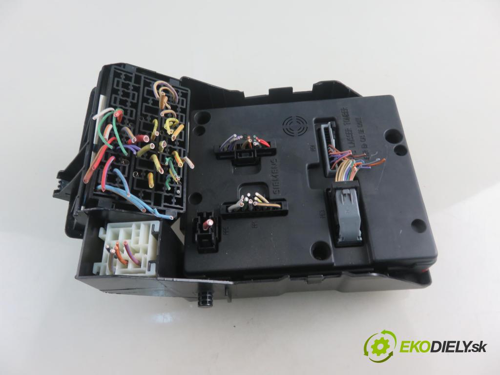 RENAULT SCENIC I (JA0/1_) MINIVAN 2003 0,00 1.6 - K4M 708 1598,00 MODUL BSI 8200029342B ; S108502610G