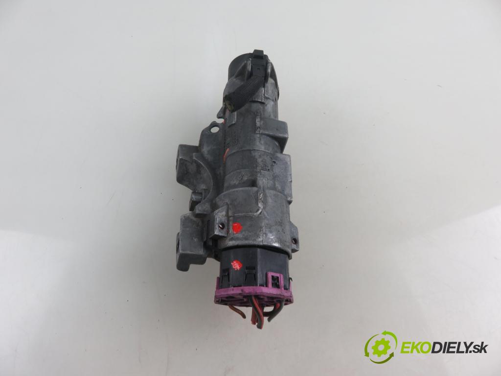 VW GOLF IV (1J1) HB 1999 74,00 1.6 - AKL 1595,00 spinačka 4B0905851C (Spínacie skrinky a kľúče)