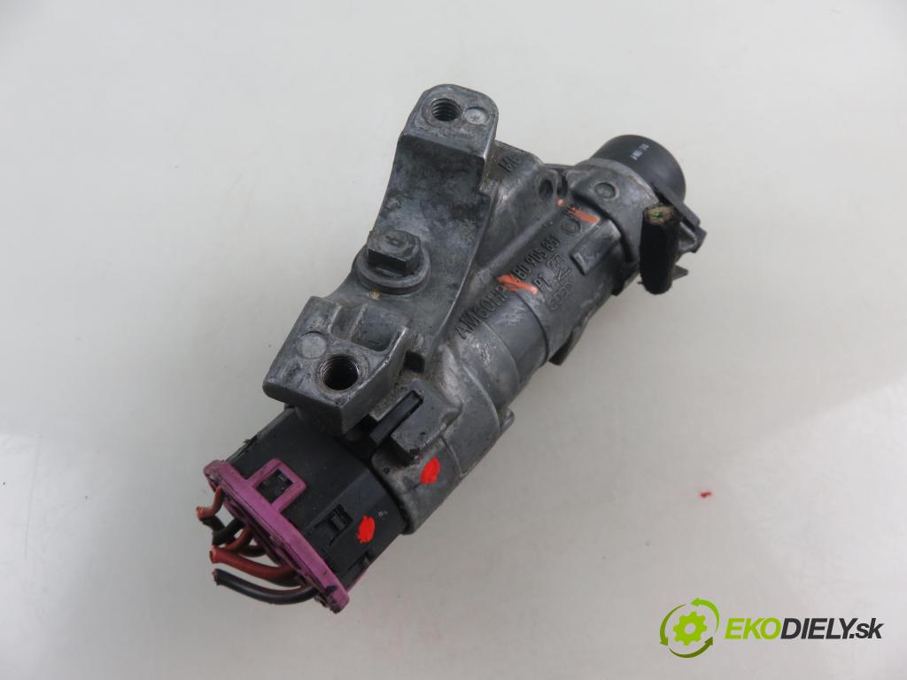 VW GOLF IV (1J1) HB 1999 74,00 1.6 - AKL 1595,00 spinačka 4B0905851C (Spínacie skrinky a kľúče)