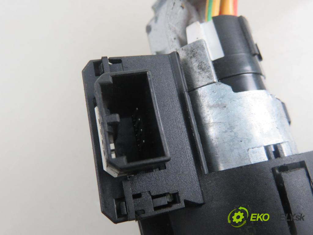 RENAULT MEGANE Scenic (JA0/1_) MINIVAN 1999 79,00 1.6 16V 107 - K4M 700 1598,00 spinačka  (Spínacie skrinky a kľúče)