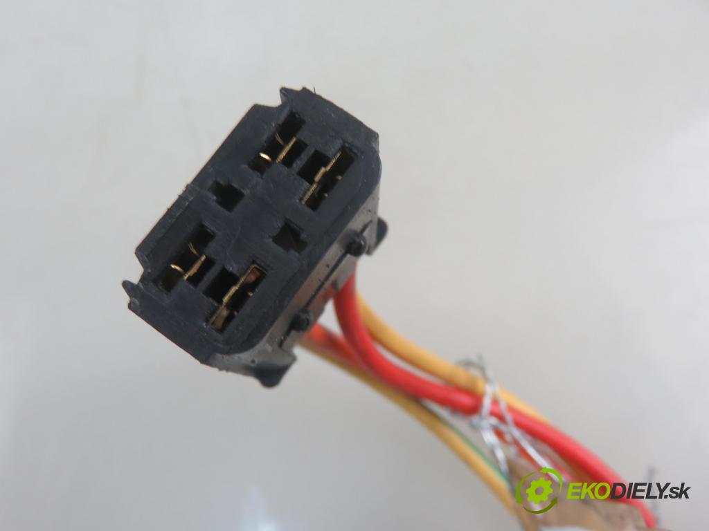 RENAULT MEGANE Scenic (JA0/1_) MINIVAN 1999 79,00 1.6 16V 107 - K4M 700 1598,00 spinačka  (Spínacie skrinky a kľúče)