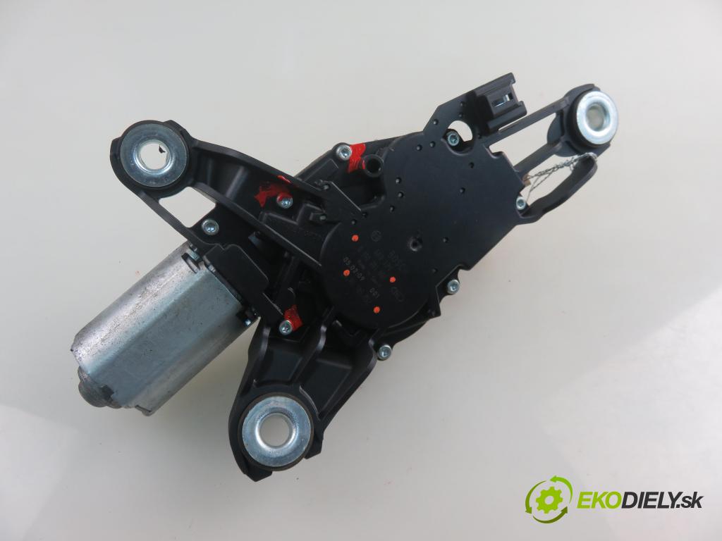 MITSUBISHI COLT VI (Z3_A, Z2_A) HB 2005 70,00 1.5 DI-D 95 R3 - OM 639.939 1493,00 motorek stěrače ZADNÍ: 0390201802 ; MN105052