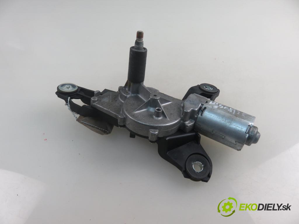 MITSUBISHI COLT VI (Z3_A, Z2_A) HB 2005 70,00 1.5 DI-D 95 R3 - OM 639.939 1493,00 motorek stěrače ZADNÍ: 0390201802 ; MN105052