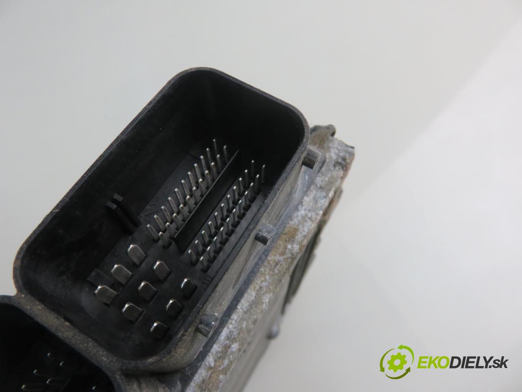 MITSUBISHI COLT VI (Z3_A, Z2_A) HB 2005 70,00 1.5 DI-D 95 R3 - OM 639.939 1493,00 Riadiaca jednotka Motor 0281011841 ; A6391500679 ; PMN902289