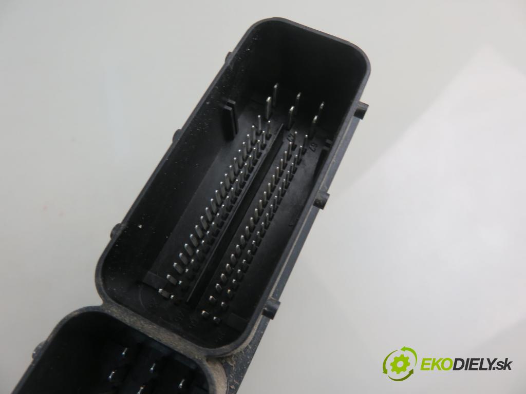 MITSUBISHI COLT VI (Z3_A, Z2_A) HB 2005 70,00 1.5 DI-D 95 R3 - OM 639.939 1493,00 Riadiaca jednotka Motor 0281011841 ; A6391500679 ; PMN902289