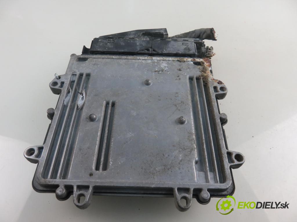 MITSUBISHI COLT VI (Z3_A, Z2_A) HB 2005 70,00 1.5 DI-D 95 R3 - OM 639.939 1493,00 Riadiaca jednotka Motor 0281011841 ; A6391500679 ; PMN902289