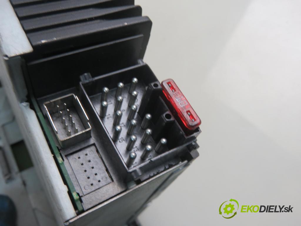 BMW 5 (E39) SEDAN 1999 105,00 2.5 525 tds 143 2497,00 RADIO CD Modul