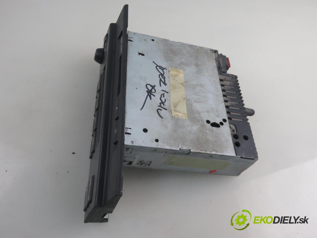 BMW 5 (E39) SEDAN 1999 105,00 2.5 525 tds 143 2497,00 RADIO CD Modul
