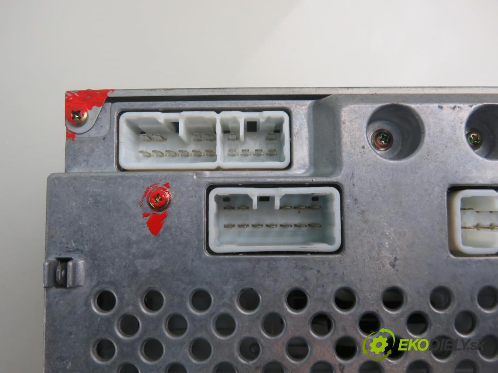 TOYOTA COROLLA Verso (_E12_) MINIVAN 2003 66,00 2.0 D-4D (CDE120_) - 1CD-FTV 1995,00 RADIO CD 8612013060