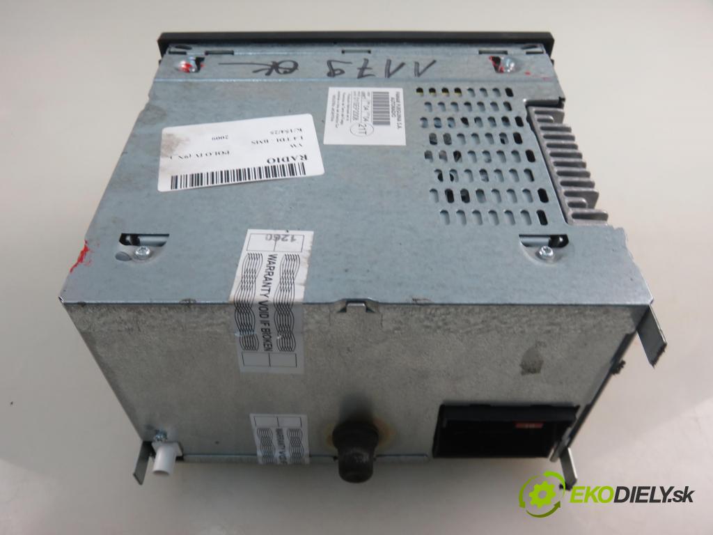 VW POLO (9N_) HB 2009 59,00 1.4 TDI - BMS 1422,00 RADIO CD 6Q0035152E