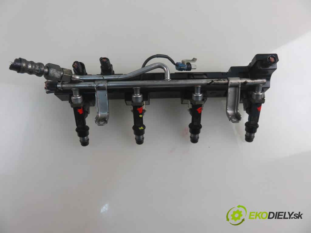 OPEL ASTRA G liftback (T98) HB 2004 66,00 1.4 16V - X 14 XE 1389,00 Lišta vstrekovacia 25313846 (Vstrekovacie lišty)