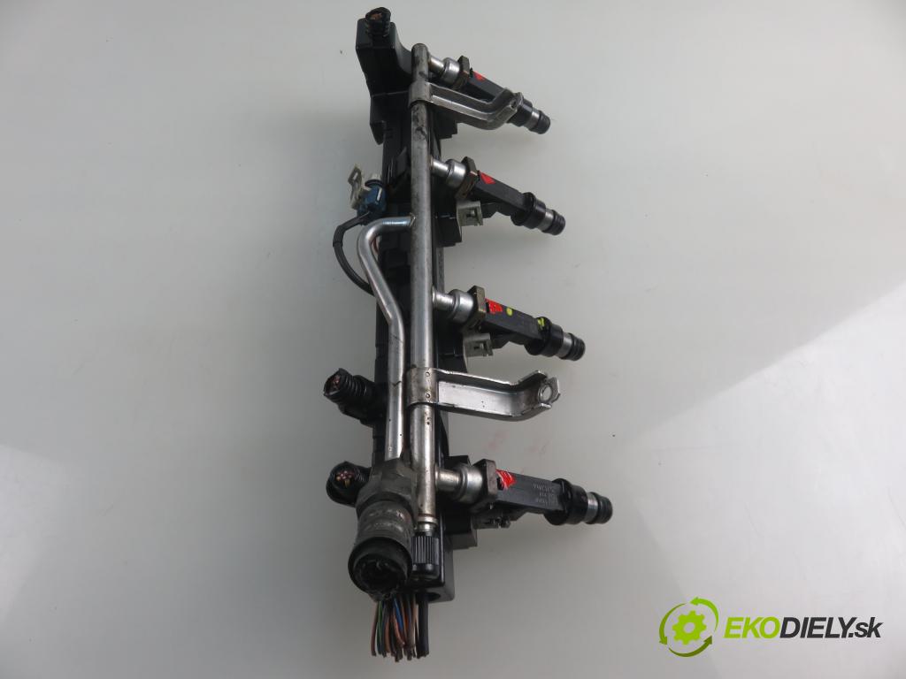 OPEL ASTRA G liftback (T98) HB 2004 66,00 1.4 16V - X 14 XE 1389,00 Lišta vstrekovacia 25313846 (Vstrekovacie lišty)