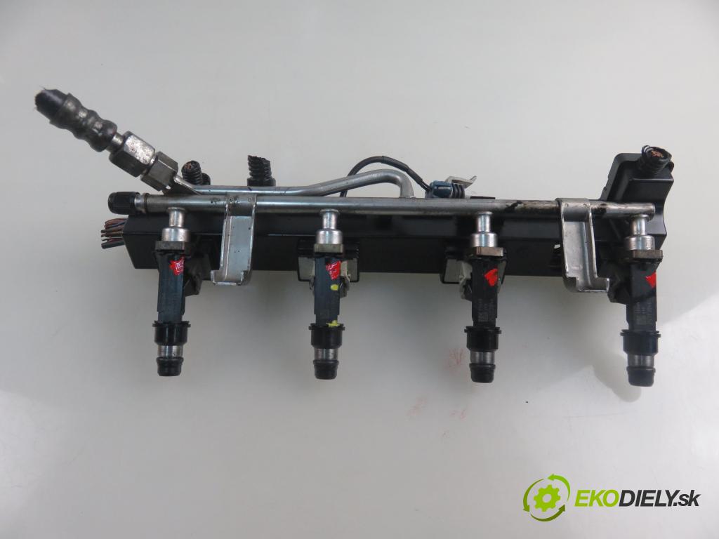 OPEL ASTRA G liftback (T98) HB 2004 66,00 1.4 16V - X 14 XE 1389,00 Lišta vstrekovacia 25313846 (Vstrekovacie lišty)