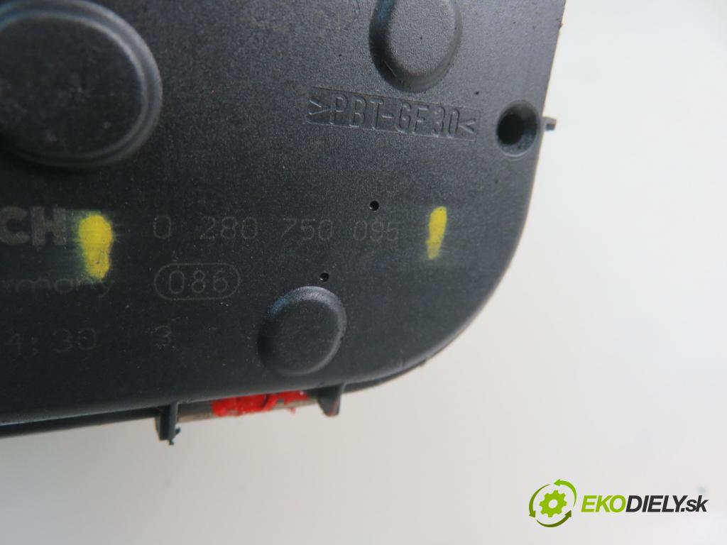 VW POLO (6N2) HB 2001 44,00 1.4 60 - AKK 1390,00 Škrtiaca klapka 030133062C (Škrtiace klapky)