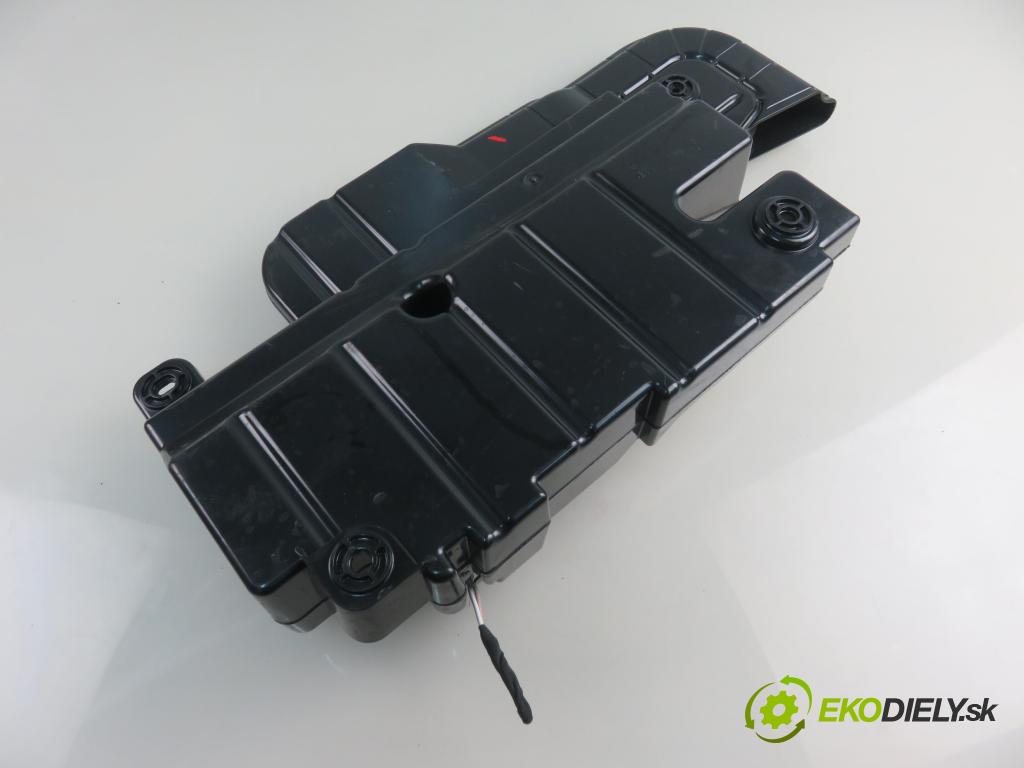 RENAULT MEGANE III liftback (BZ0/1_) HB 2011 96,00 1.9 dCi (BZ0N, BZ0J) - F9Q 870 1870,00 subwoofer 281313216R (Audio zariadenia)