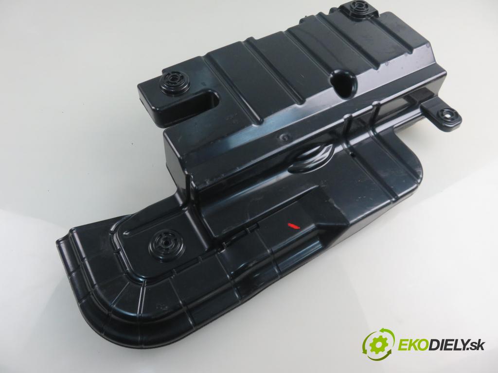 RENAULT MEGANE III liftback (BZ0/1_) HB 2011 96,00 1.9 dCi (BZ0N, BZ0J) - F9Q 870 1870,00 subwoofer 281313216R (Audio zariadenia)