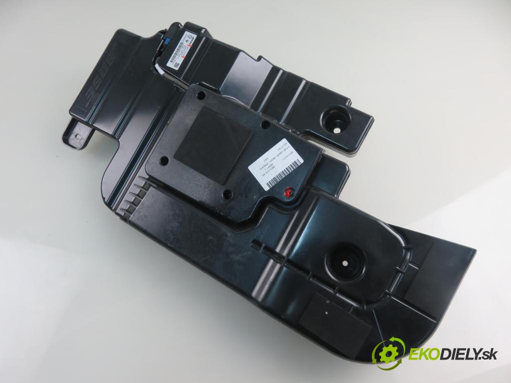 RENAULT MEGANE III liftback (BZ0/1_) HB 2011 96,00 1.9 dCi (BZ0N, BZ0J) - F9Q 870 1870,00 subwoofer 281313216R (Audio zariadenia)