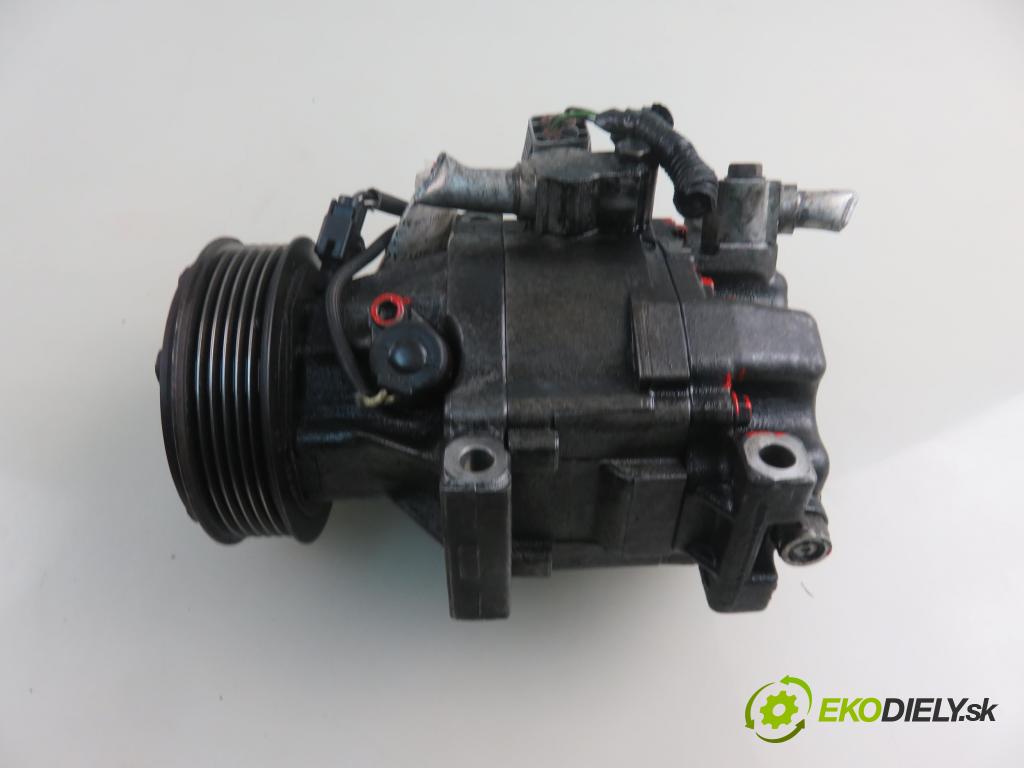 TOYOTA COROLLA Liftback (_E11_) LIFTBACK 2001 63,00 1.4 (EE111_) - 4E-FE 1332,00 KOMPRESOR: klimatizácie  (Kompresory klimatizácie)