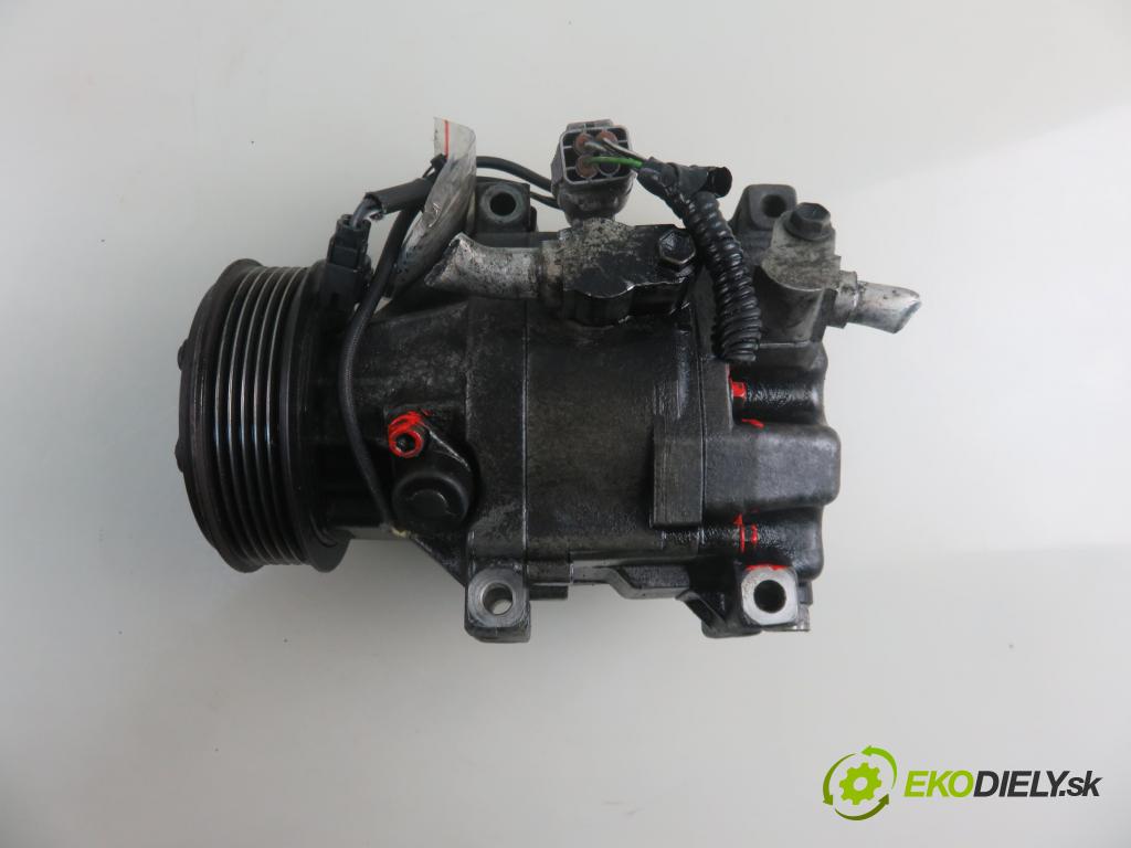 TOYOTA COROLLA Liftback (_E11_) LIFTBACK 2001 63,00 1.4 (EE111_) - 4E-FE 1332,00 KOMPRESOR: klimatizácie  (Kompresory klimatizácie)