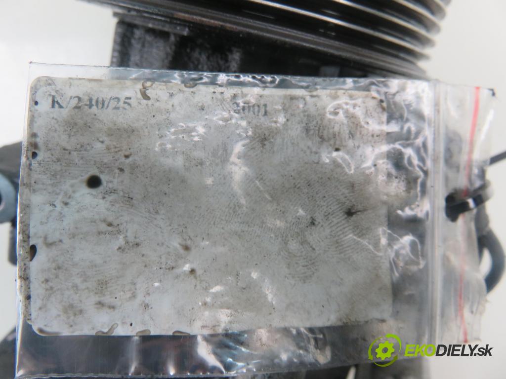 TOYOTA COROLLA Liftback (_E11_) LIFTBACK 2001 63,00 1.4 (EE111_) - 4E-FE 1332,00 KOMPRESOR: klimatizácie  (Kompresory klimatizácie)