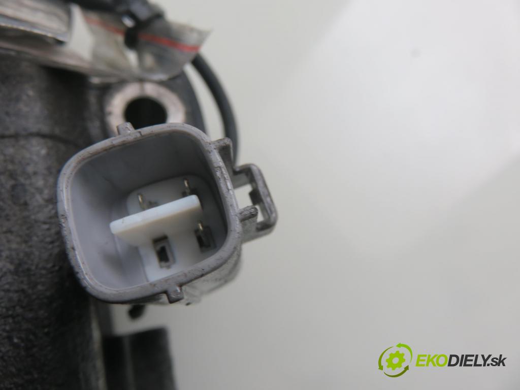 TOYOTA COROLLA Liftback (_E11_) LIFTBACK 2001 63,00 1.4 (EE111_) - 4E-FE 1332,00 KOMPRESOR: klimatizácie  (Kompresory klimatizácie)