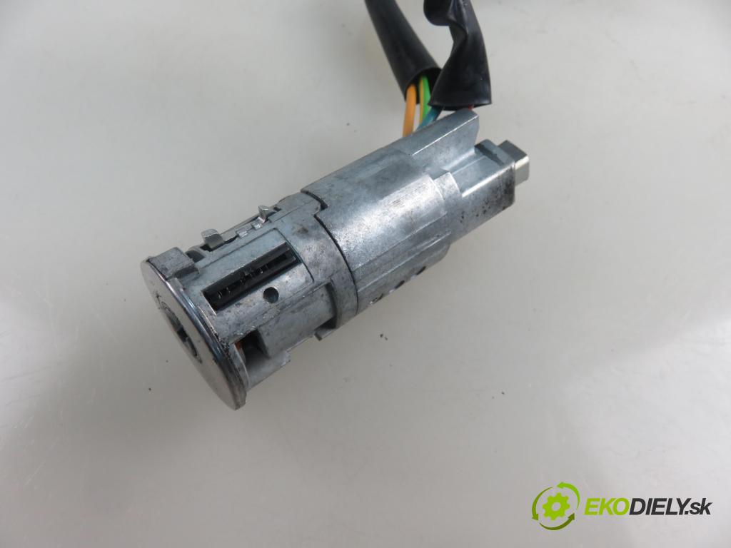 PEUGEOT 206 liftback (2A/C) HB 2004 80,00 1.6 16V - NFU (TU5JP4) 1587,00 spinačka  (Spínacie skrinky a kľúče)