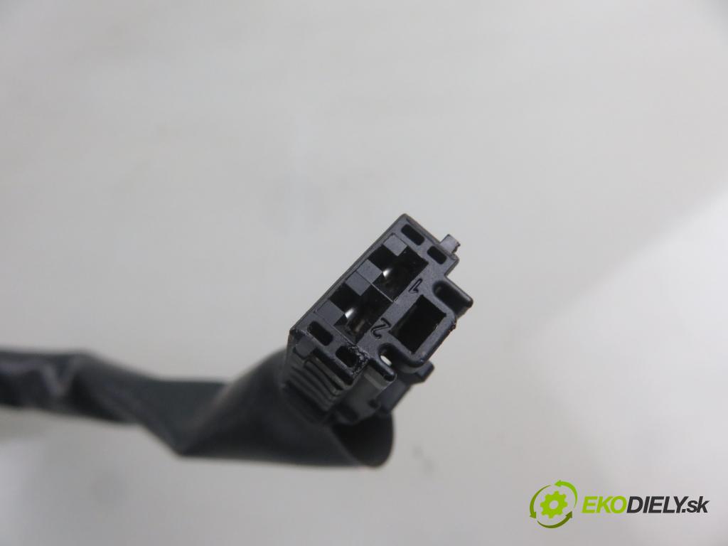 PEUGEOT 206 liftback (2A/C) HB 2004 80,00 1.6 16V - NFU (TU5JP4) 1587,00 spinačka  (Spínacie skrinky a kľúče)