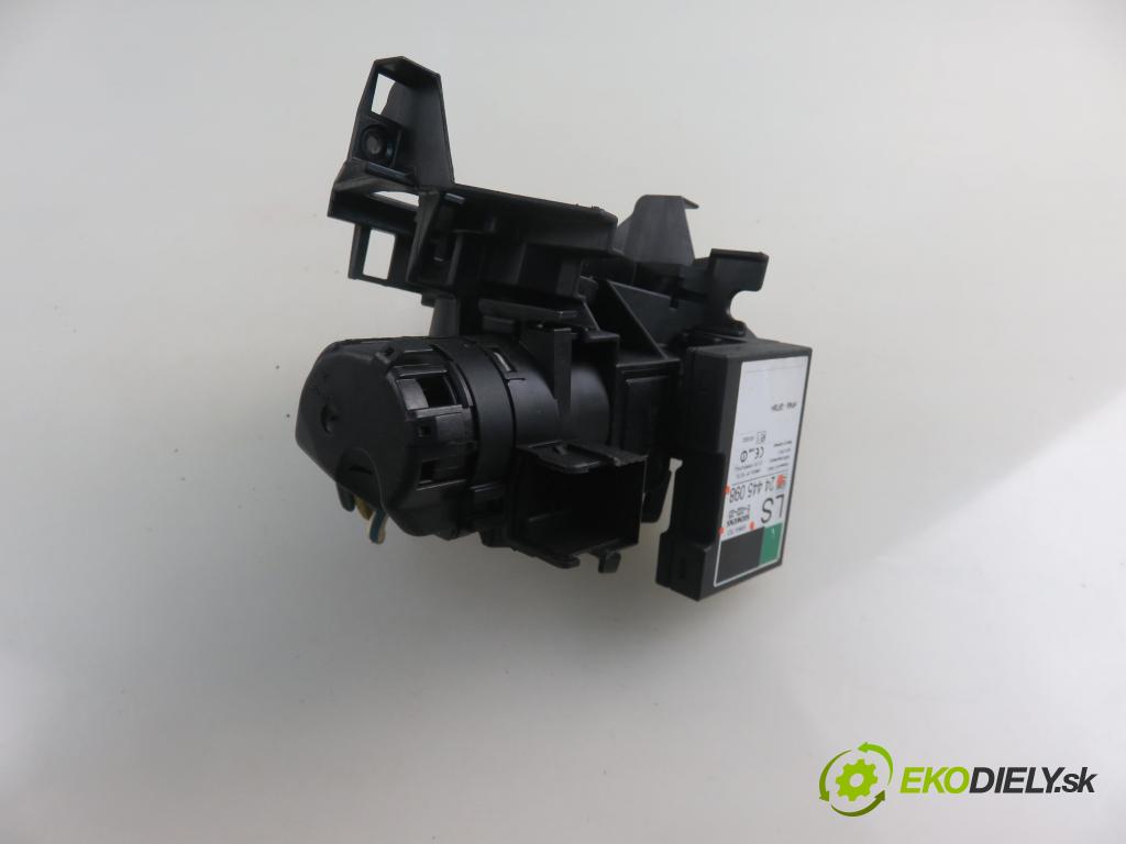 OPEL AGILA (A) (H00) HB 2002 43,00 1.0 12V - Z 10 XE 973,00 spinačka 24445098 (Spínacie skrinky a kľúče)