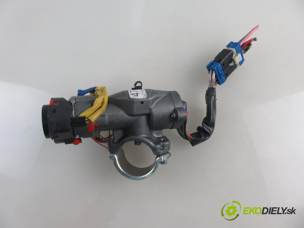 KIA CEE'D SW (ED) KOMBI 2009 80,00 1.4 109 - G4FA 1396,00 spinačka  (Spínacie skrinky a kľúče)