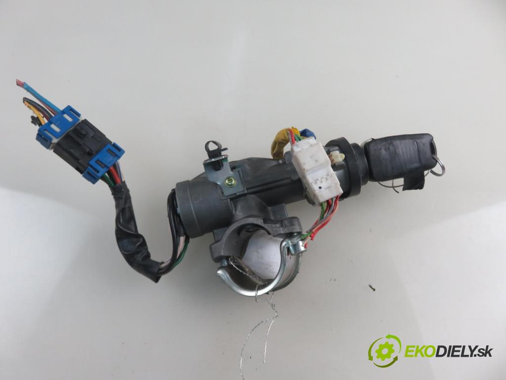 KIA CEE'D SW (ED) KOMBI 2009 80,00 1.4 109 - G4FA 1396,00 spinačka  (Spínacie skrinky a kľúče)