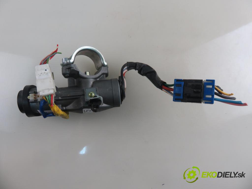 KIA CEE'D SW (ED) KOMBI 2009 80,00 1.4 109 - G4FA 1396,00 spinačka  (Spínacie skrinky a kľúče)