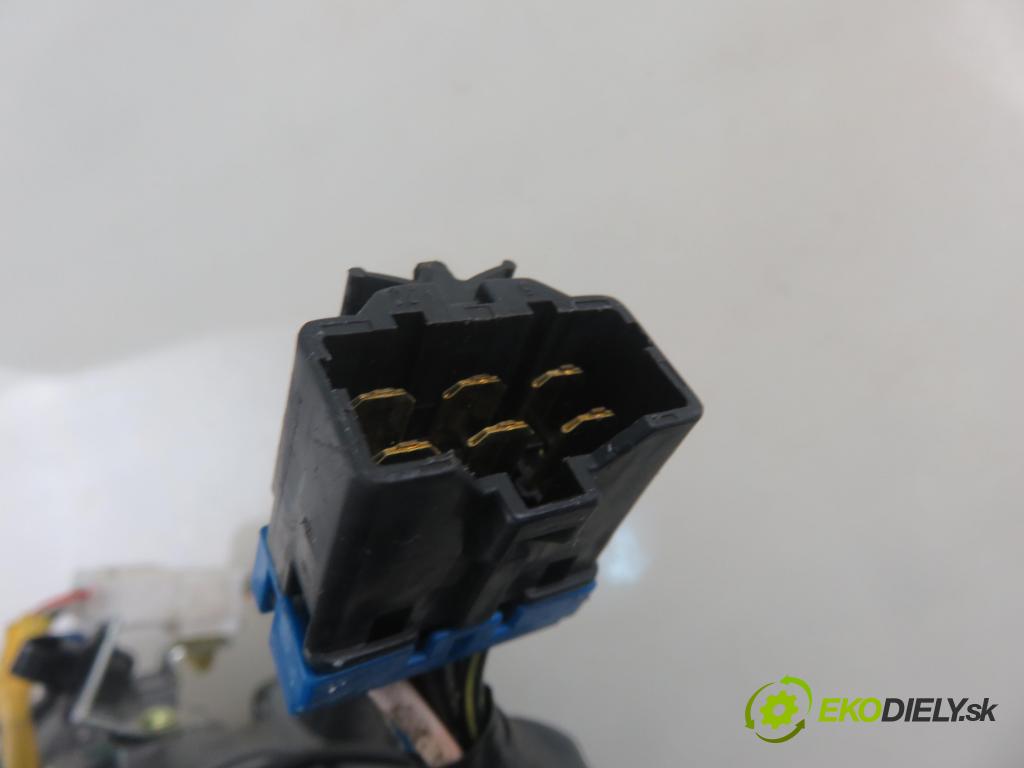 KIA CEE'D SW (ED) KOMBI 2009 80,00 1.4 109 - G4FA 1396,00 spinačka  (Spínacie skrinky a kľúče)