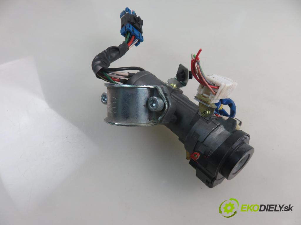 KIA CEE'D SW (ED) KOMBI 2009 80,00 1.4 109 - G4FA 1396,00 spinačka  (Spínacie skrinky a kľúče)