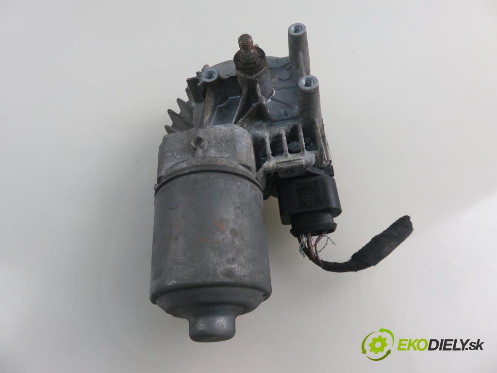 AUDI A3 (8P1) HB 2006 103,00 2.0 TDI PD 16V 140 1968,00 Motorček stieračov predný 8P1955119B ; 0390241783