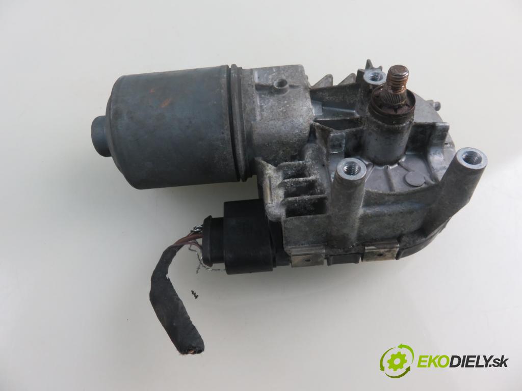 AUDI A3 (8P1) HB 2006 103,00 2.0 TDI PD 16V 140 1968,00 Motorček stieračov predný 8P1955119B ; 0390241783