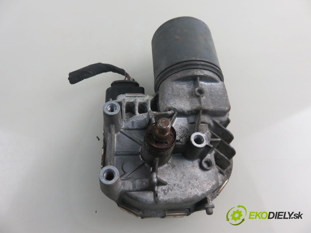 AUDI A3 (8P1) HB 2006 103,00 2.0 TDI PD 16V 140 1968,00 Motorček stieračov predný 8P1955119B ; 0390241783