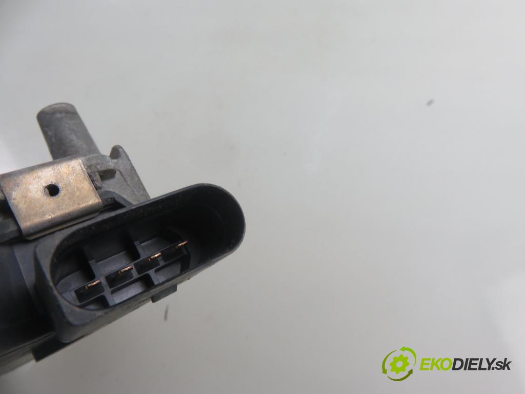 AUDI A3 (8P1) HB 2006 103,00 2.0 TDI PD 16V 140 1968,00 Motorček stieračov predný 8P1955119B ; 0390241783