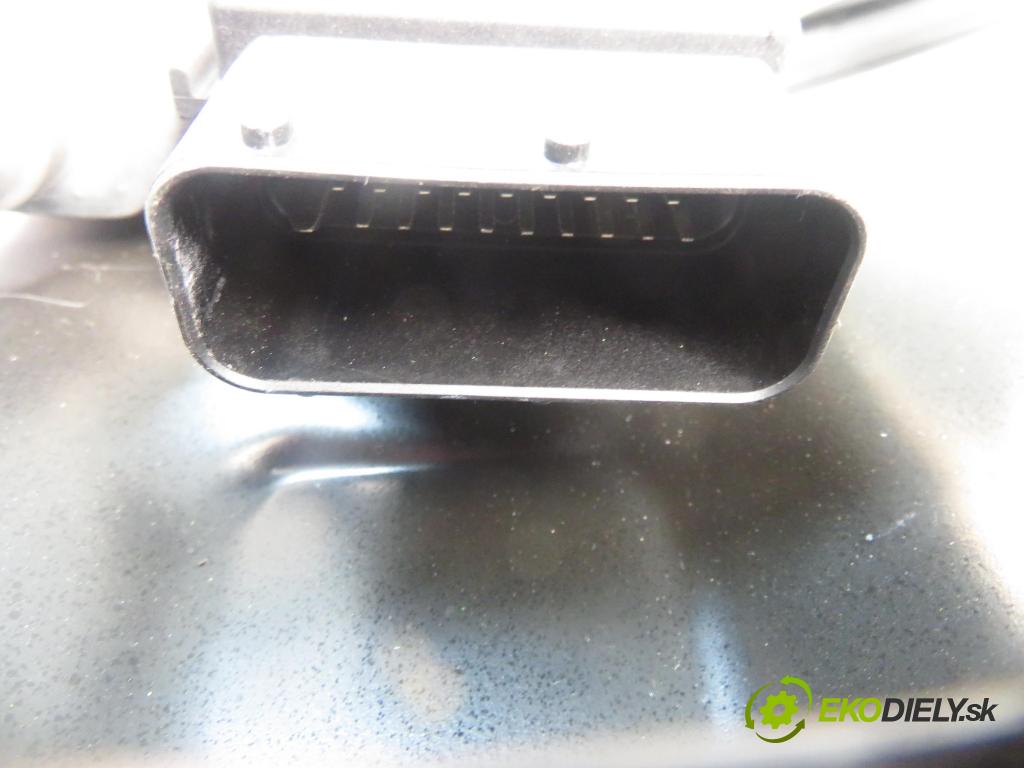 VW GOLF IV (1J1) HB 1999 81,00 1.9 TDI - AHF 1896,00 mechanismus oken 1J4837729AA ; 1J4837755E ; 1J1959801C