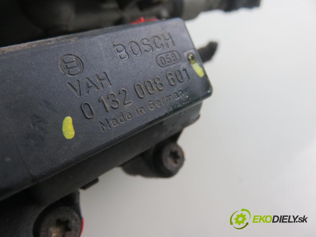 VW GOLF III (1H1) HB 1994 55,00 1.6 8V 75 - AEA 1598,00 Vstrek 0438201509 ; 0132008601
