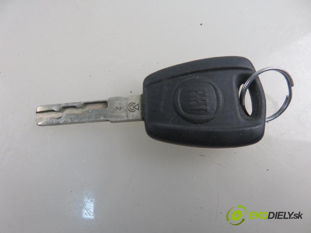 FIAT PANDA (169_) HB 2012 51,00 1.2 - 169 A4.000 1242,00 spinačka 46845361 (Spínacie skrinky a kľúče)