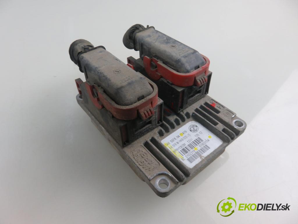 FIAT PANDA (169_) HB 2012 51,00 1.2 - 169 A4.000 1242,00 Riadiaca jednotka Motor IAW5SF8M4 ; 51903154