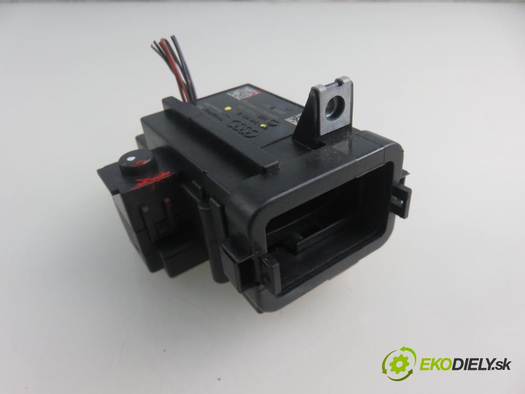 AUDI A5 (8T3) COUPE 2009 125,00 1.8 TFSI - CABD 1798,00 spinačka 8K0909131C (Spínacie skrinky a kľúče)