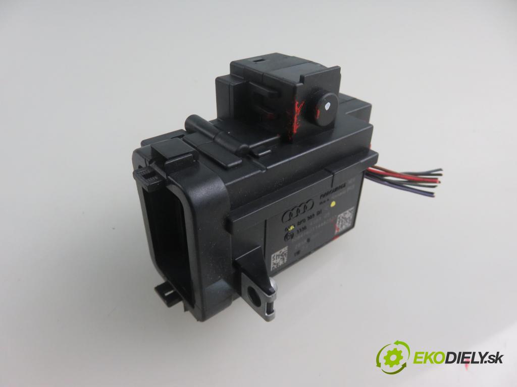 AUDI A5 (8T3) COUPE 2009 125,00 1.8 TFSI - CABD 1798,00 spinačka 8K0909131C (Spínacie skrinky a kľúče)