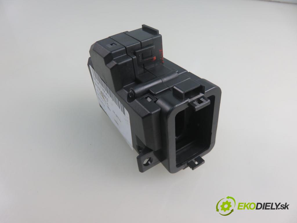 AUDI A5 (8T3) COUPE 2009 125,00 1.8 TFSI - CABD 1798,00 spinačka 8K0909131C (Spínacie skrinky a kľúče)