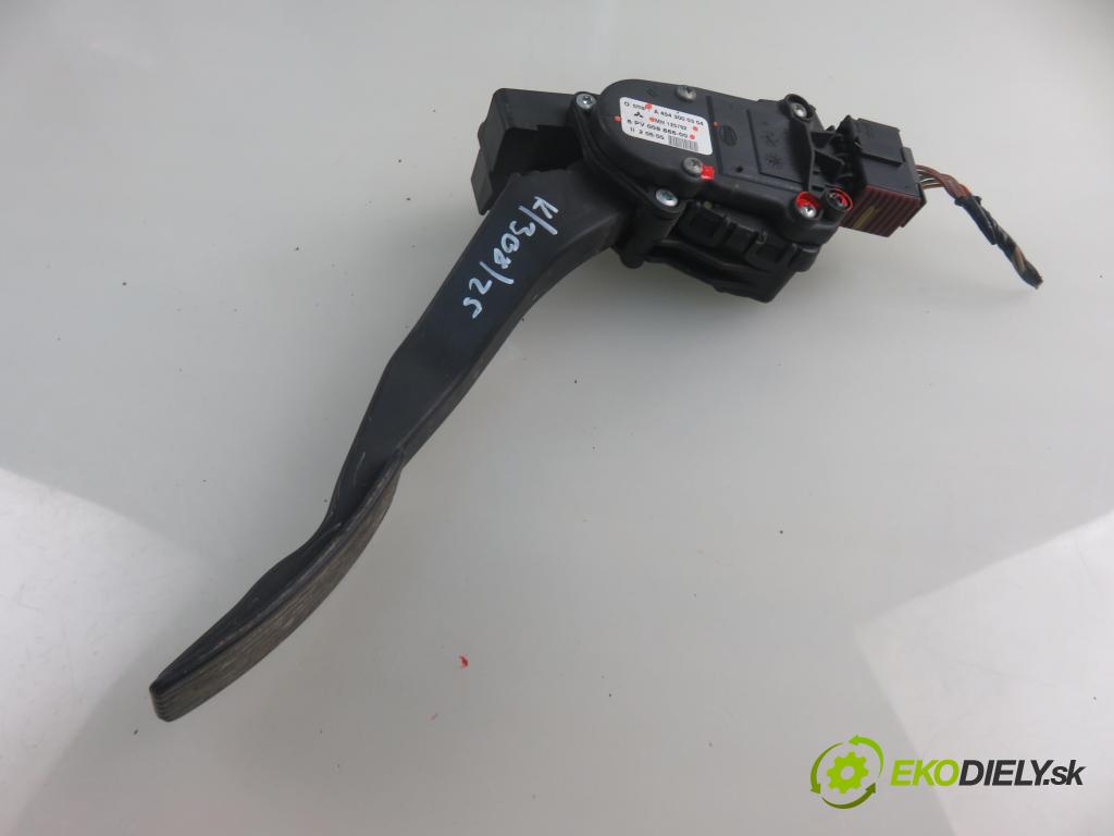 MITSUBISHI COLT VI (Z3_A, Z2_A) HB 2005 70,00 1.5 DI-D 95 R3 - OM 639.939 1493,00 Potenciometer plynu A4543000304 ; 6PV00886600 ; MN125792 (Pedál)