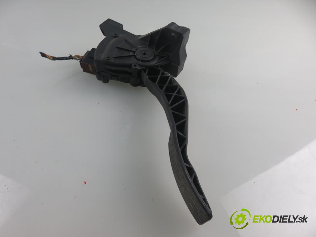 MITSUBISHI COLT VI (Z3_A, Z2_A) HB 2005 70,00 1.5 DI-D 95 R3 - OM 639.939 1493,00 Potenciometer plynu A4543000304 ; 6PV00886600 ; MN125792 (Pedál)