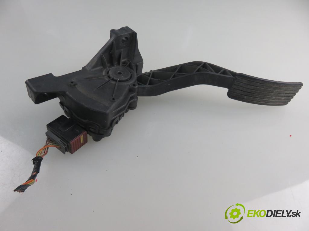 MITSUBISHI COLT VI (Z3_A, Z2_A) HB 2005 70,00 1.5 DI-D 95 R3 - OM 639.939 1493,00 Potenciometer plynu A4543000304 ; 6PV00886600 ; MN125792 (Pedál)